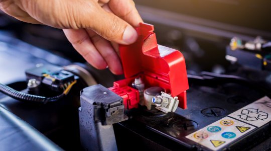 Batteria auto scarica: cosa fare e sintomi 