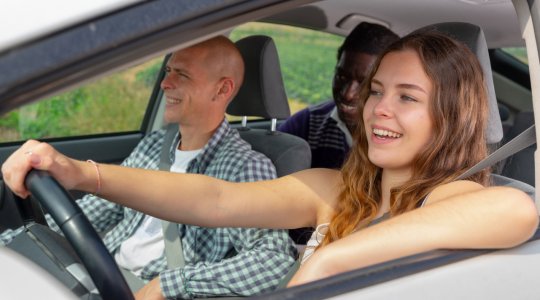 Een eerste auto kiezen voor een jonge bestuurder