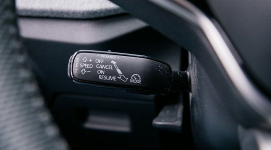 Adaptive Geschwindigkeitsregelanlage: Vorteile und Nutzung