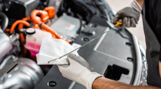 Ölwechsel bei Ihrem Auto: Kosten, Intervalle und Dauer