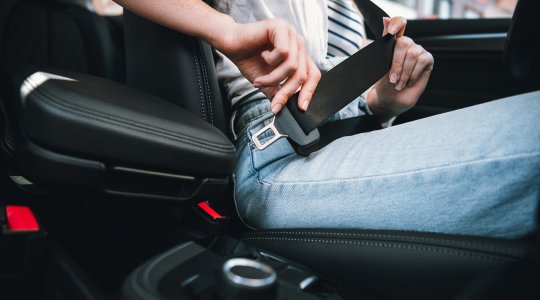 Importancia y regulación del cinturón de seguridad